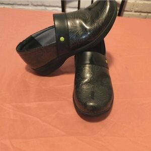 Dansko Black Patterned Women's Loafers